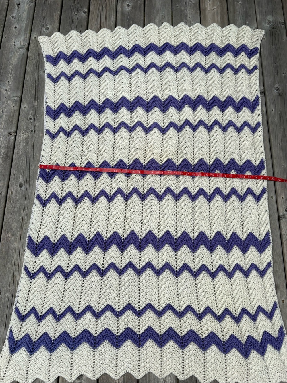 Vintage Handmade Lavender and White ZigZag Pattern Knit Throw Blanket - Picture 7 of 7